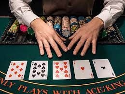 Rejam Poker là gì? Chiến thuật táo bạo để áp đảo đối thủ