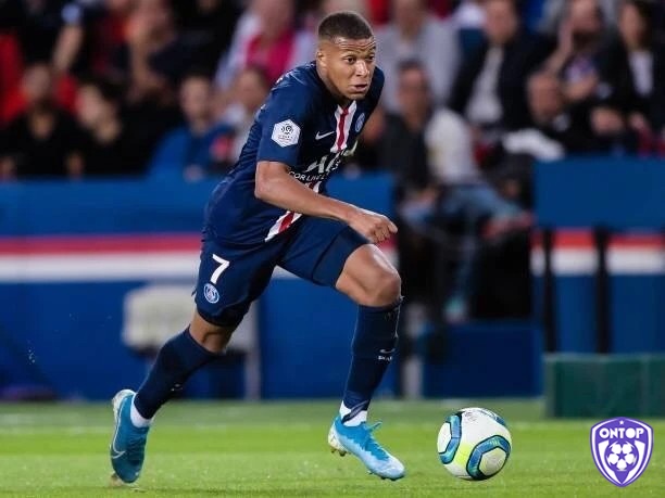 Kylian Mbappe sở hữu tốc độ khủng với vận tốc 38 km/h