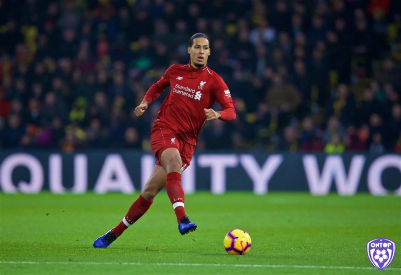  Virgil van Dijk là trung vệ có khả năng phòng ngự tốt nhất ngoại hạng Anh