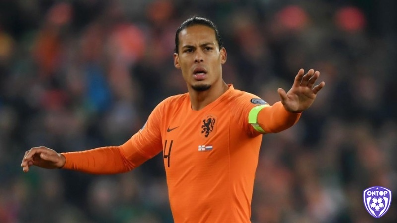 Virgil van Dijk là một trong những trung vệ hàng đầu với khả năng xử lý tình huống linh hoạt