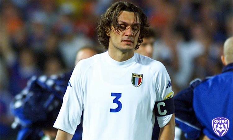 Hậu vệ hay nhất Wolrd Cup là Paolo Maldini người Italia cũng có tên trong bốn kỳ World Cup