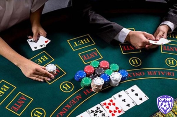 Thực hiện phân tích xác suất và toán học để tính toán trong baccarat