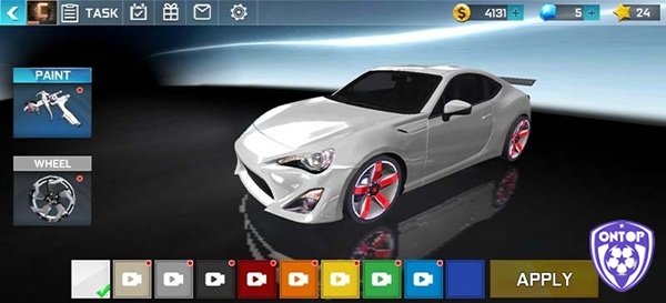 Các chiếc xe đua có thiết kế chẳng khác gì xe thật ngoài đời