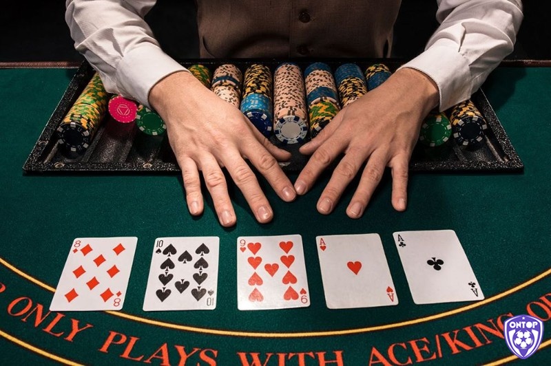 Hiểu rõ thuật ngữ poker trong từng giai đoạn phân tích tình huống chính xác hơn, đưa ra quyết định tốt hơn