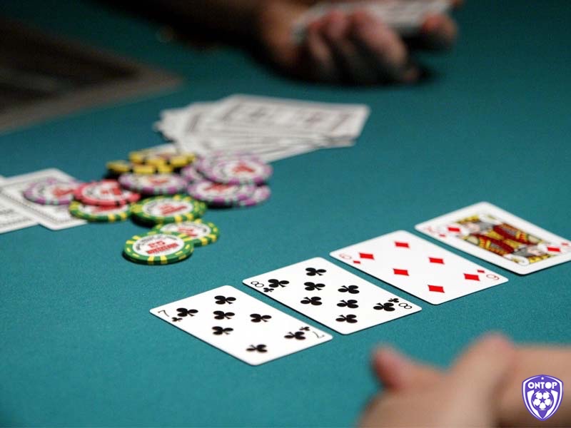 Sau khi tìm hiểu về luật Deep Stack Poker là gì thì người chơi có thể trải nghiệm Poker tự tin hơn