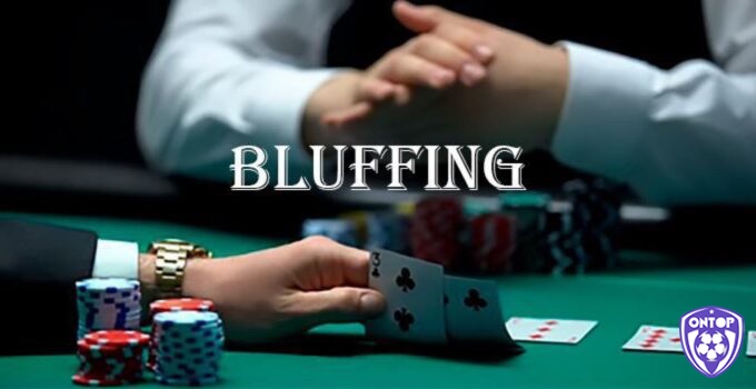Bluff và semi-bluff trở nên mạnh mẽ hơn khi bạn có stack sâu, nhưng cần sử dụng đúng thời điểm để tối ưu hóa lợi thế chip