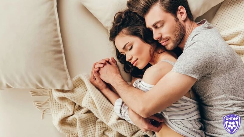 Mơ người yêu cũ ôm nhắc nhở bạn nên tập trung cho tương lai