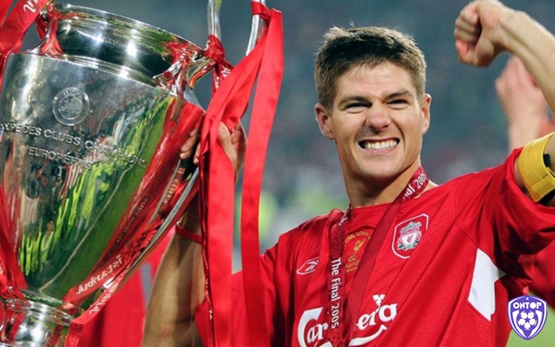 Steven Gerrard xứng đáng lọt vào top tiền vệ hay nhất Ngoại hạng Anh với những gì mình đã thể hiện