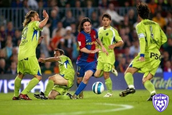 Tình hình lực lượng, chiến thuật thi đấu và phong độ gần đây quyết định xu hướng Tài hoặc Xỉu trong trận đấu.