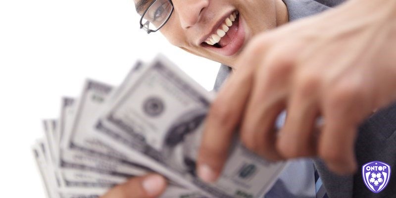 Số lượng tiền trong mơ cũng là yếu tố quan trọng để giải mã vận may và chọn mơ thấy tiền đánh con gì.