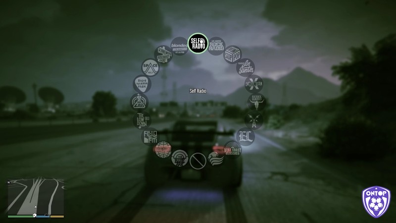 Radio và TV trong game liên tục bắn satire, tạo cảm giác thế giới “nói chuyện” với người chơi