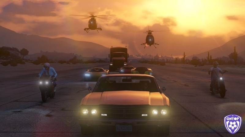 Xe địa hình băng qua đường núi, nhịp khám phá ngẫu nhiên tạo nên chất sandbox tự nhiên trong game Grand Theft Auto V