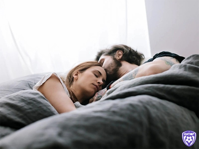 Giải mã giấc mơ ngủ với đàn ông cùng điềm báo và các con số may mắn liên quan
